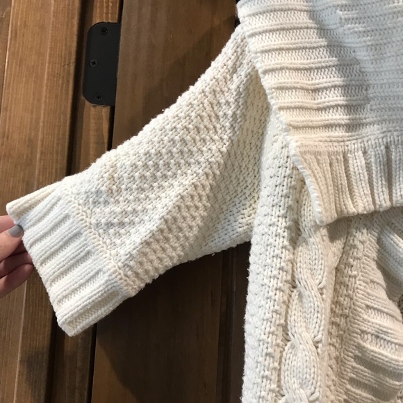 Express Sweater - Picture 2 of 4